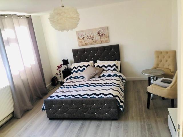 Beautiful Large In Flat * Londra
